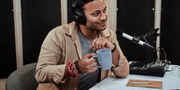 Podcasting for Online Journalists: Amplify Your Voice Online - Cover Image