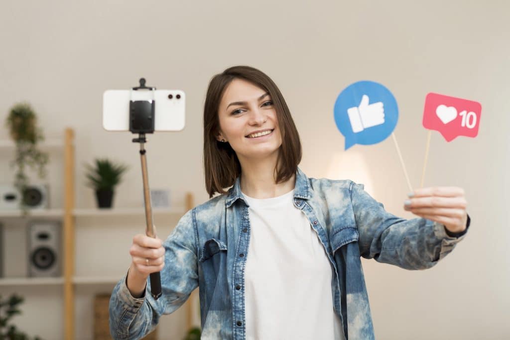 Is Your Favorite Influencer Buying Followers? Spotting Fake Engagement in 2025